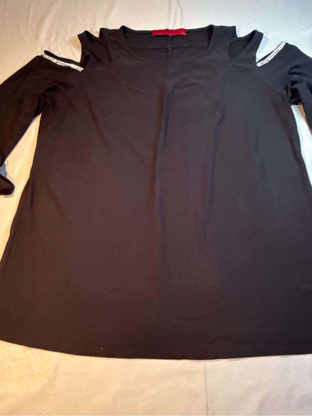 Love Scarlett Rinestone split sleeve top